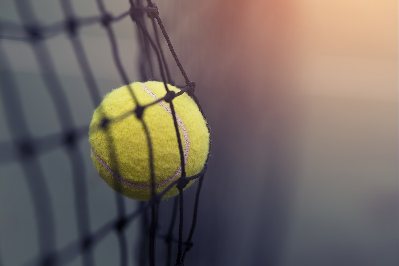 Piłka tenisowa – jaką wybrać i gdzie ją kupić?